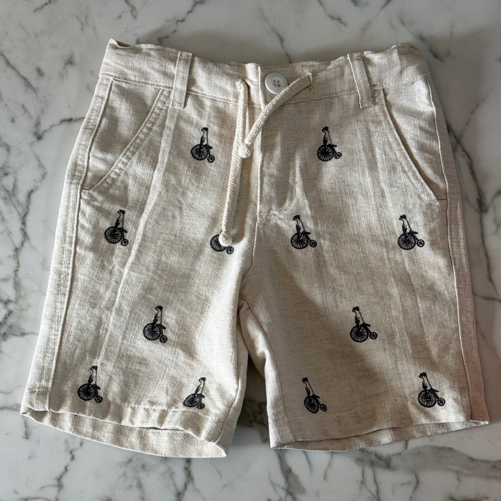 Loui’ brand Beige Animal Bike Boys Shorts see size in pics good used condition